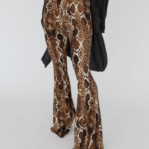 $50 FILL A BOX SALE ๐ All items! Bundle or Like & get the details! (exp. 9/18) - Picture 4 of 4